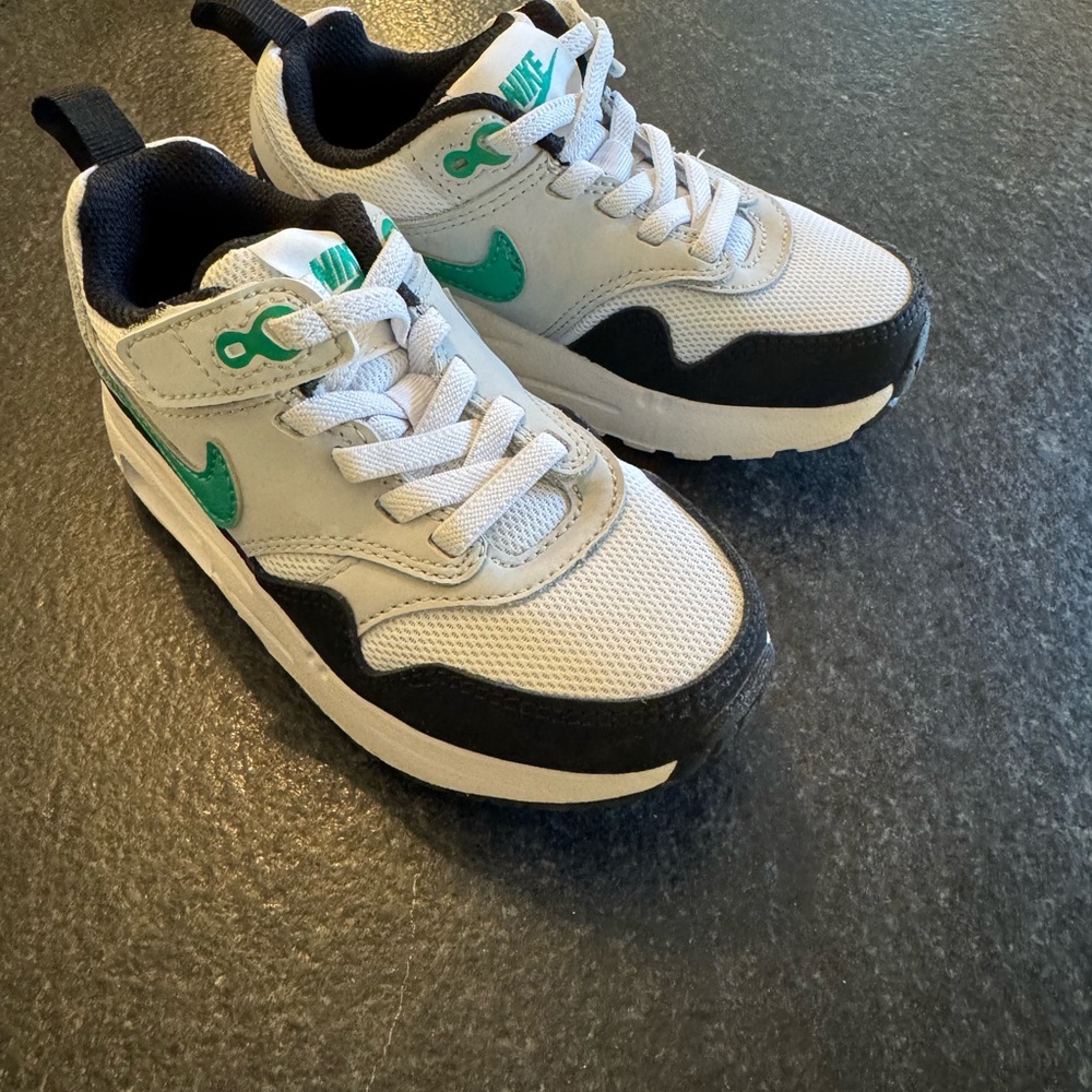 Nike Kids White and Green Sneakers